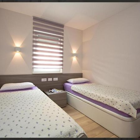 Adria Apartments ポレッチ エクステリア 写真